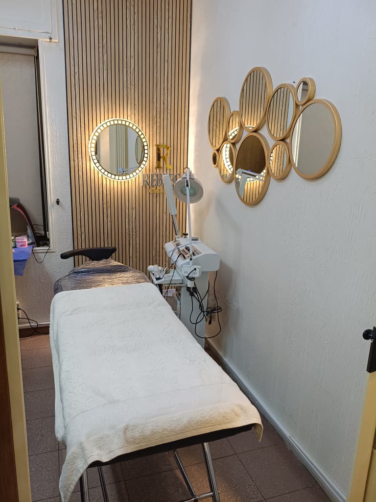 صورة منشأة Rebeeca clinic - قسم مراكز إزالة الشعر بالليزر في Baramkeh 7