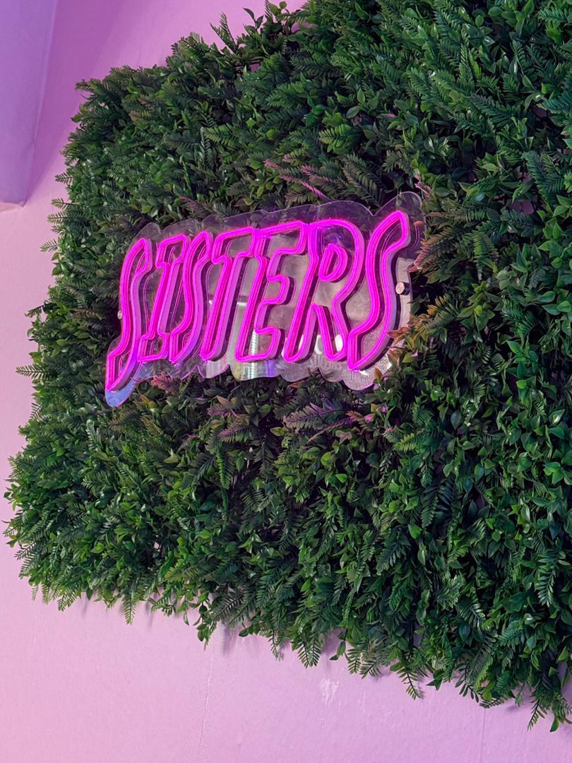 صورة منشأة صالون Sisters - قسم صالونات التجميل (للنساء والرجال) في Mazzeh 5