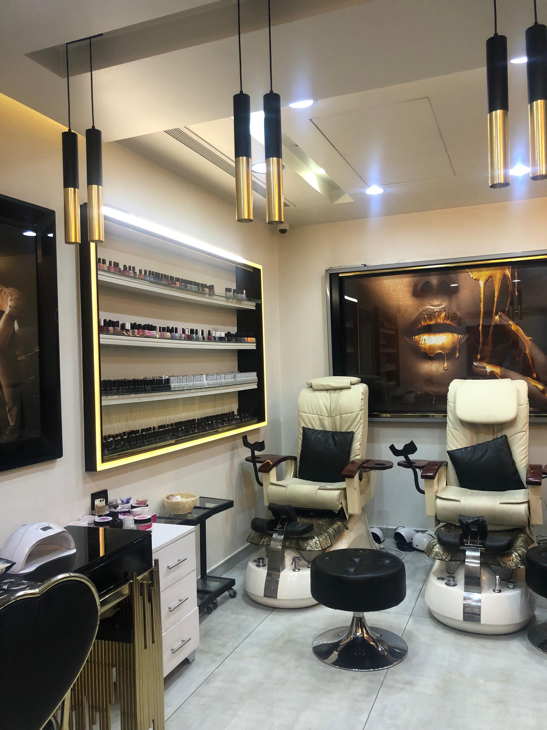 صورة منشأة EMELA BEAUTY CENTER - قسم صالونات التجميل (للنساء والرجال) في Mazzeh 5