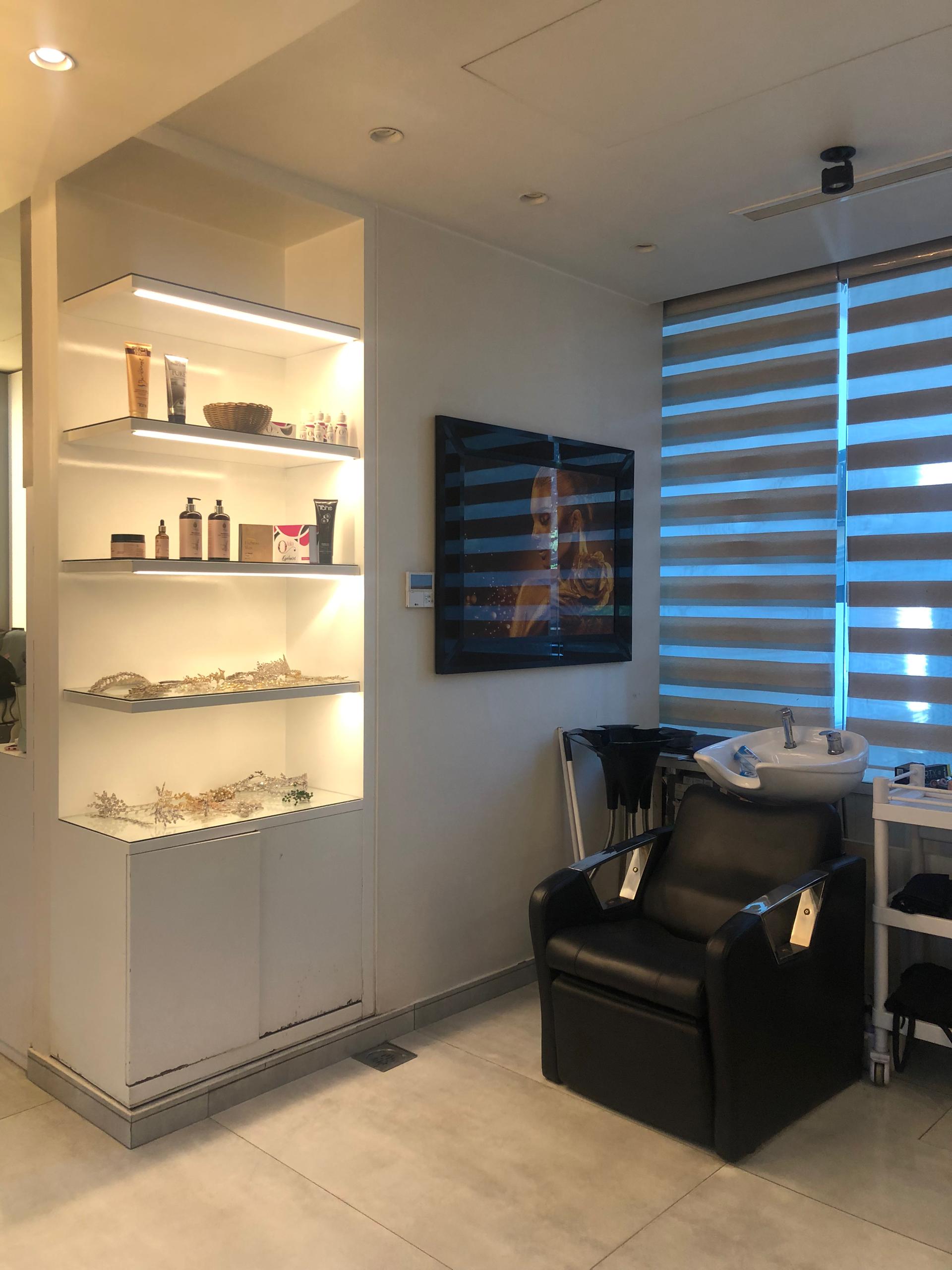 صورة منشأة EMELA BEAUTY CENTER - قسم صالونات التجميل (للنساء والرجال) في Mazzeh 3
